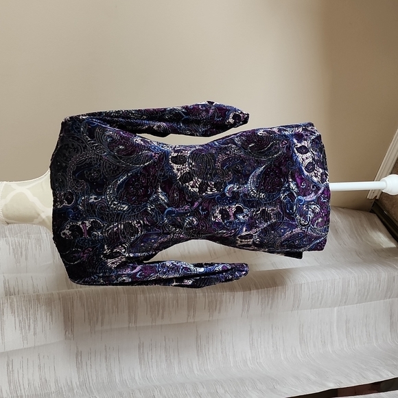 ❗️2 for 45❗️Gorgeous Clientele Top - Picture 5 of 6